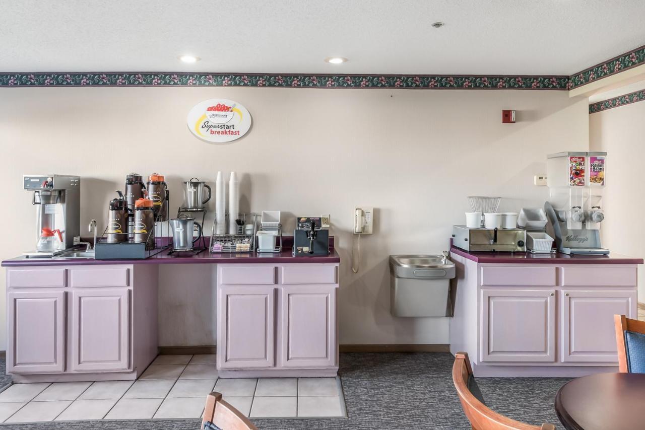 Americas Best Value Inn-Wenona Exterior photo