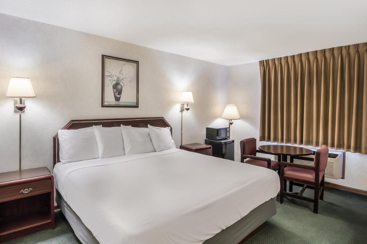 Americas Best Value Inn-Wenona Exterior photo