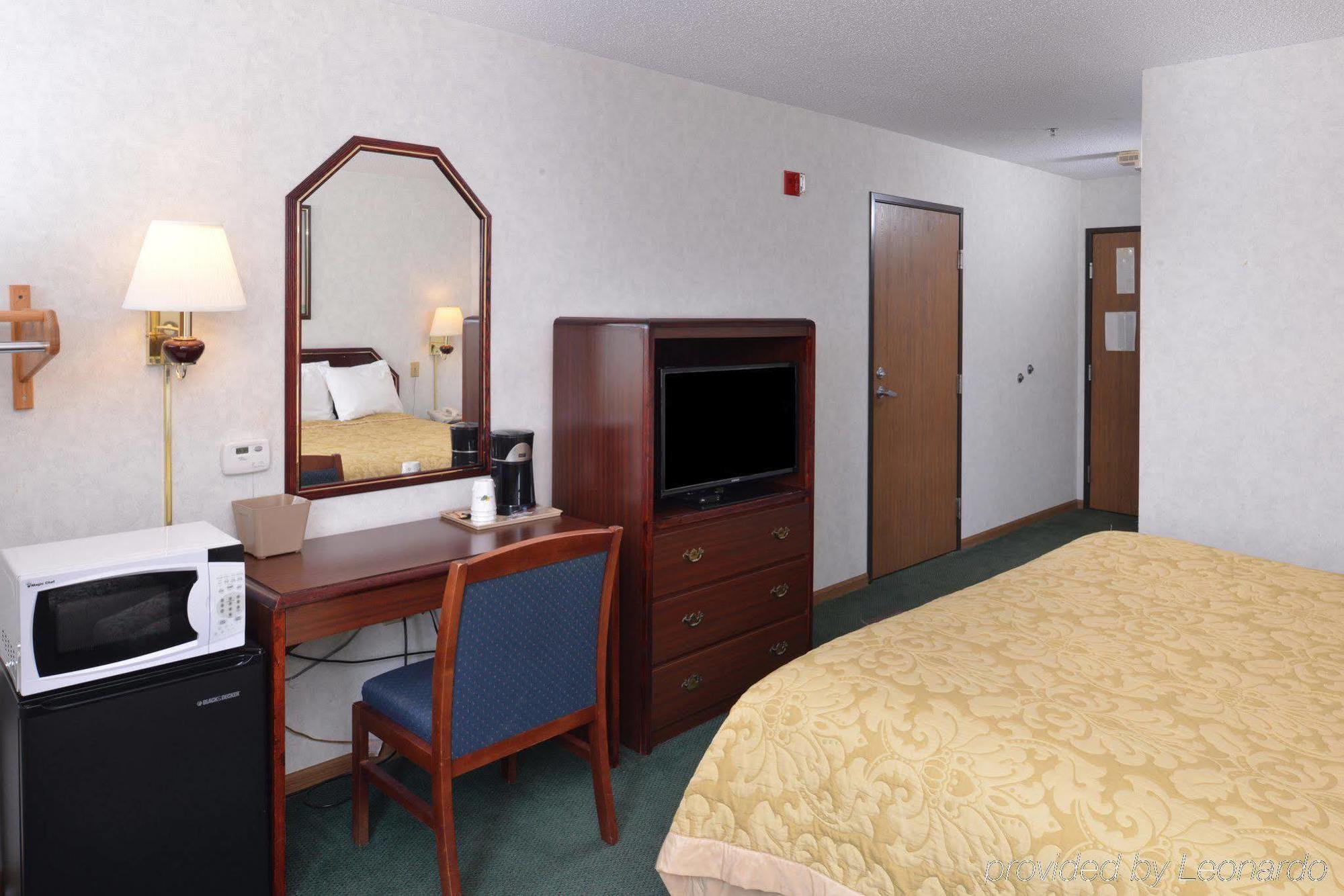 Americas Best Value Inn-Wenona Exterior photo
