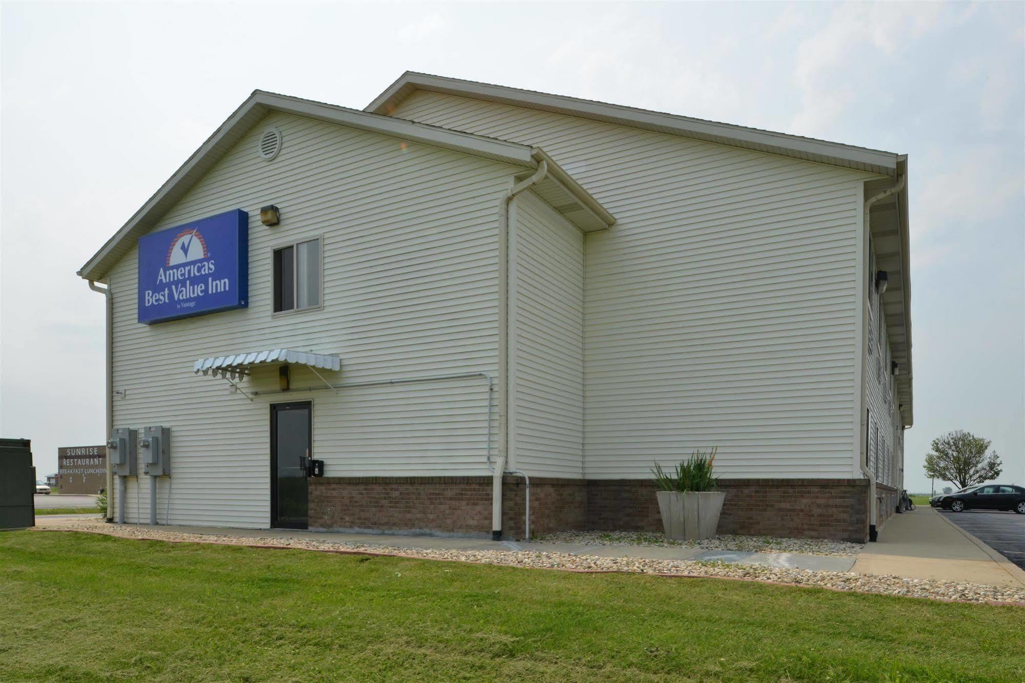 Americas Best Value Inn-Wenona Exterior photo
