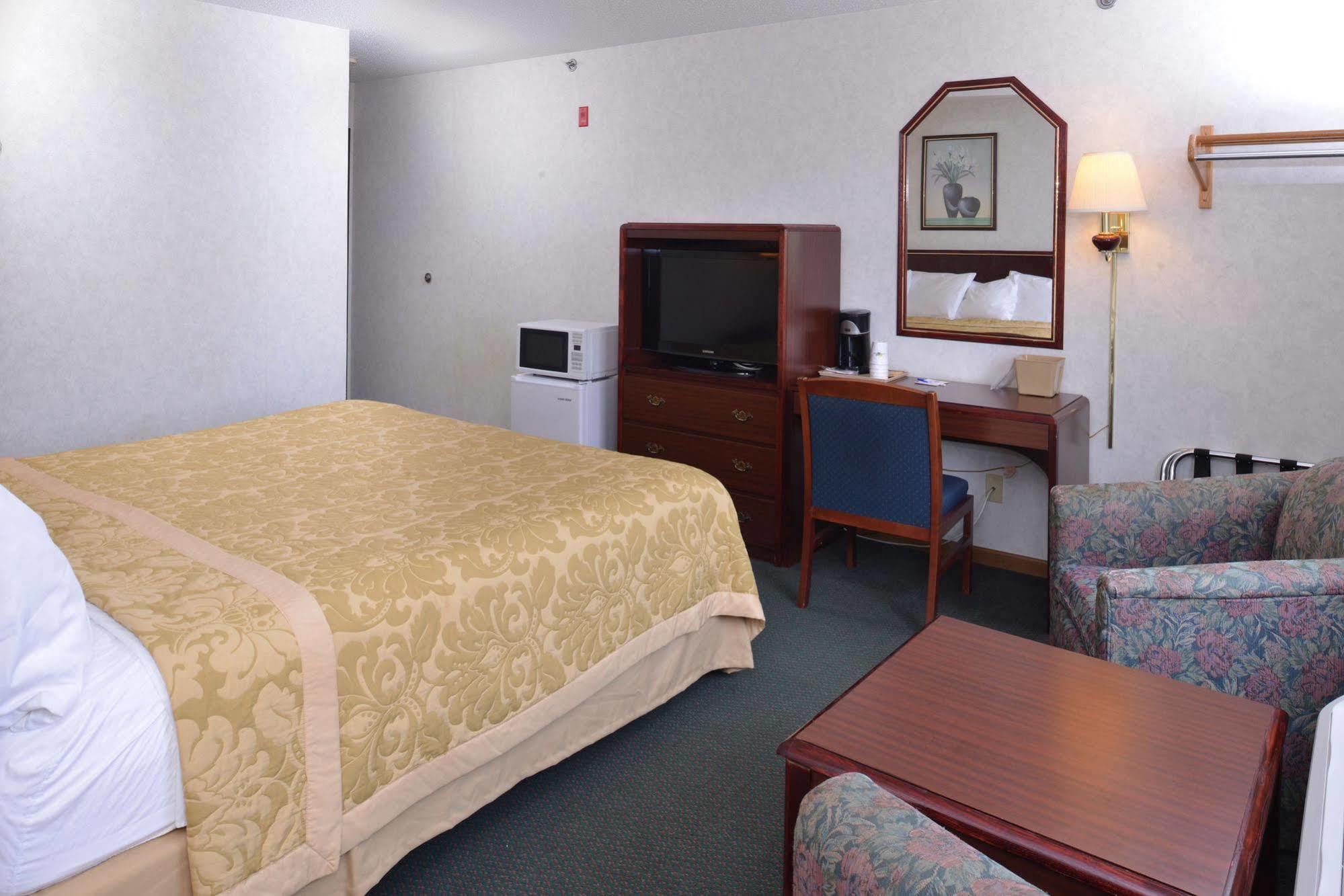 Americas Best Value Inn-Wenona Exterior photo